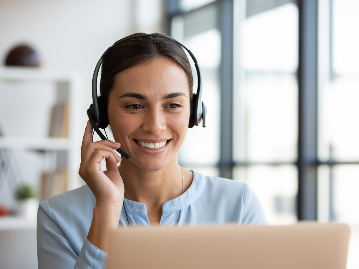 Bilingual back-office support team